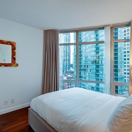 Dunowen Properties Apartment Vancouver Bagian luar foto